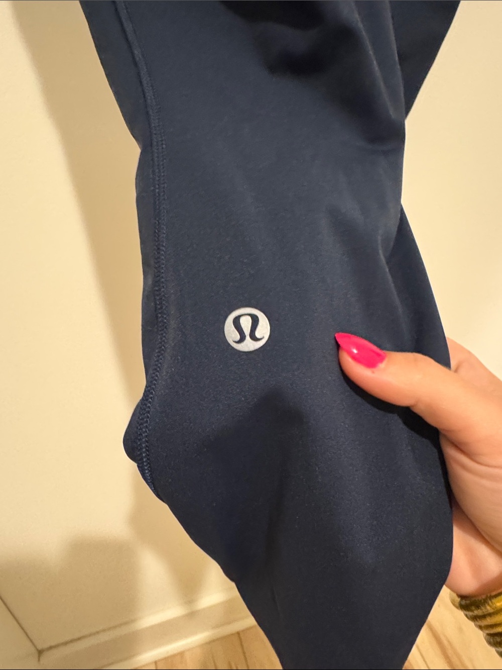 Lululemon 💙 - Picture 4 of 5
